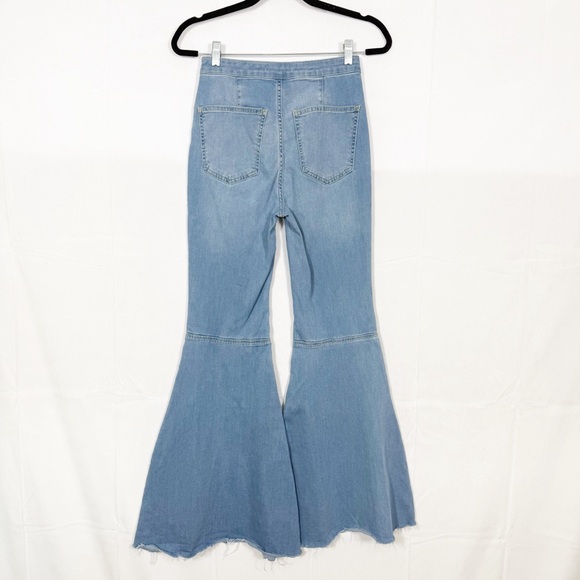 Free People Just Float On Super Flare High Rise Jeans Vintage Blue Light Wash - Picture 4 of 16